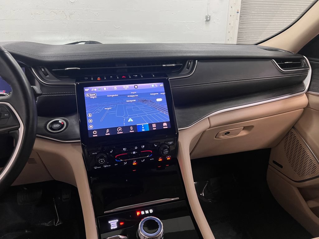 Used 2021 Jeep Grand Cherokee L Limited w/ Luxury Tech Group II AWD/4WD image 19
