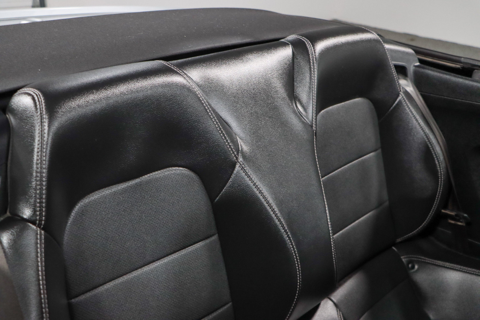 Used 2022 Ford Mustang Premium RWD image 27