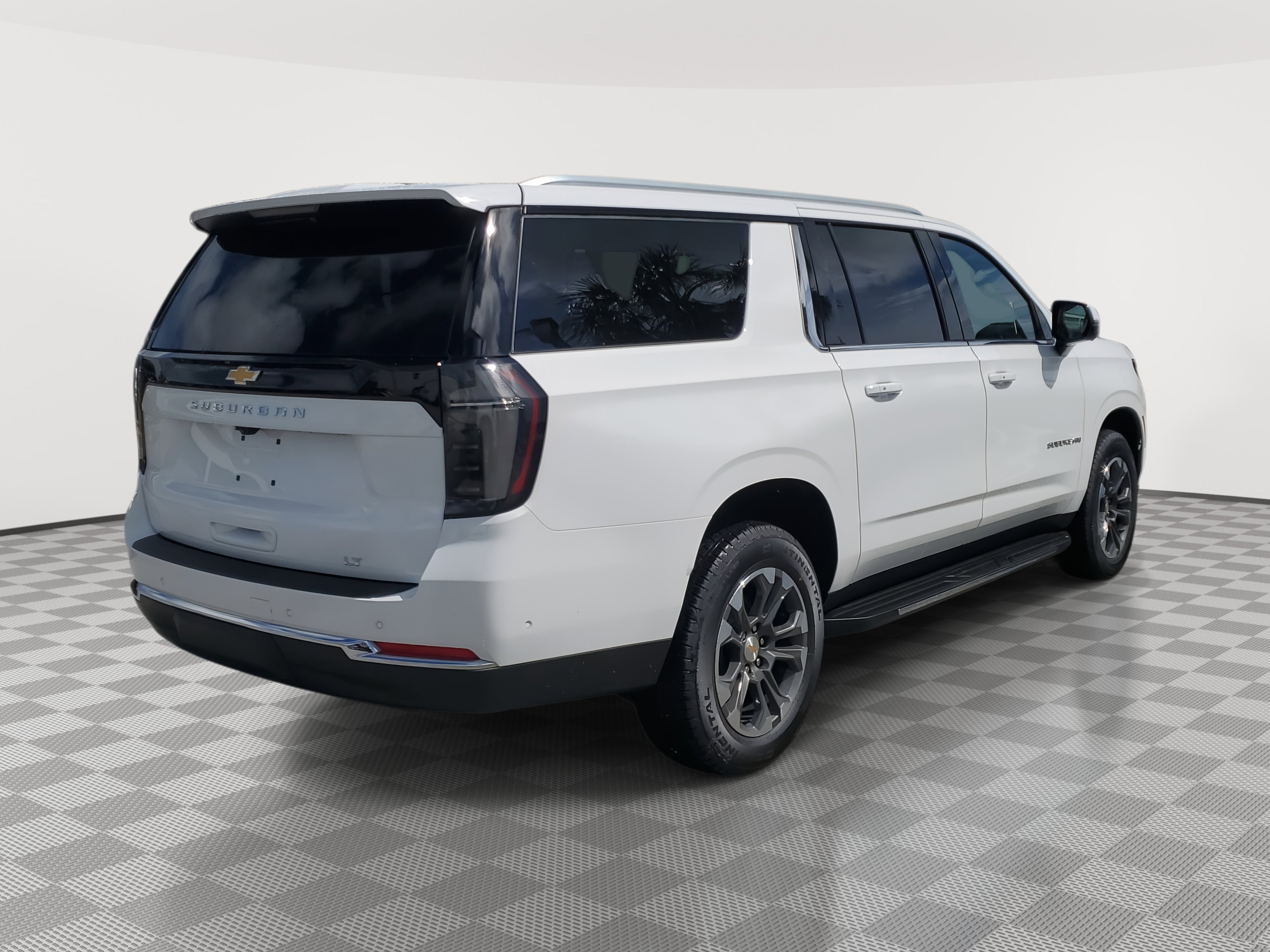 New 2026 Chevrolet Suburban LT image 4