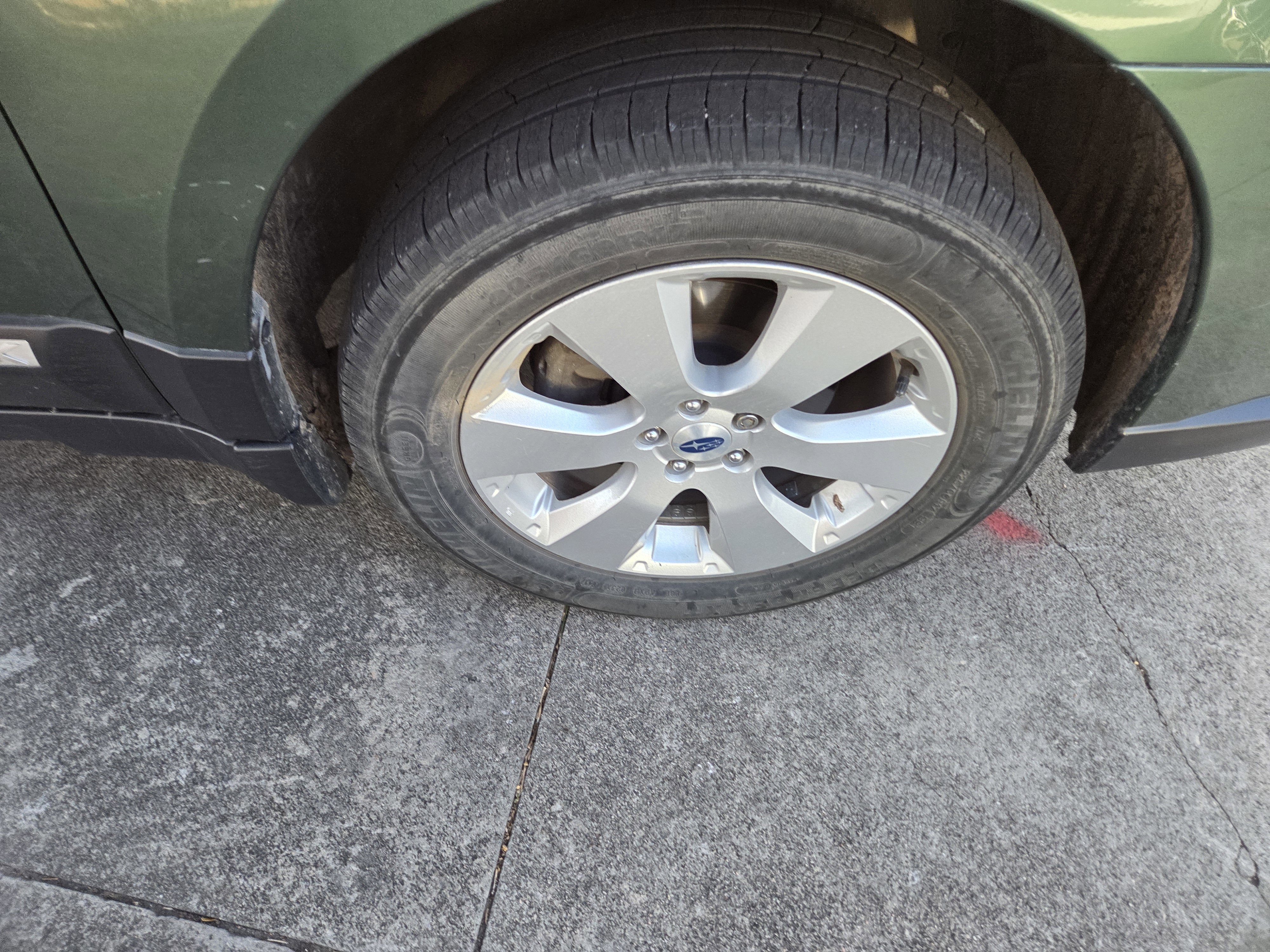 Used 2012 Subaru Outback 2.5i Limited w/ Moonroof Pkg image 12