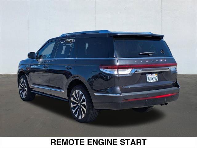 Used 2024 Lincoln Navigator Reserve AWD/4WD image 3