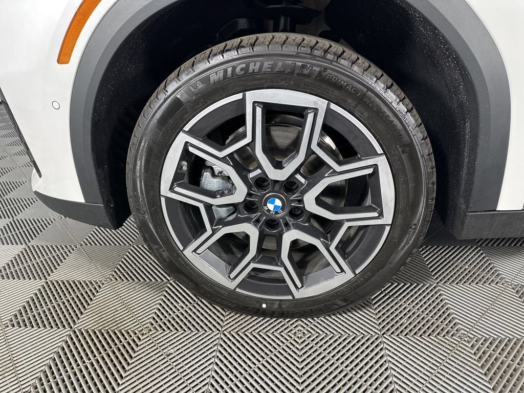 New 2026 BMW X2 xDrive28i AWD/4WD image 5