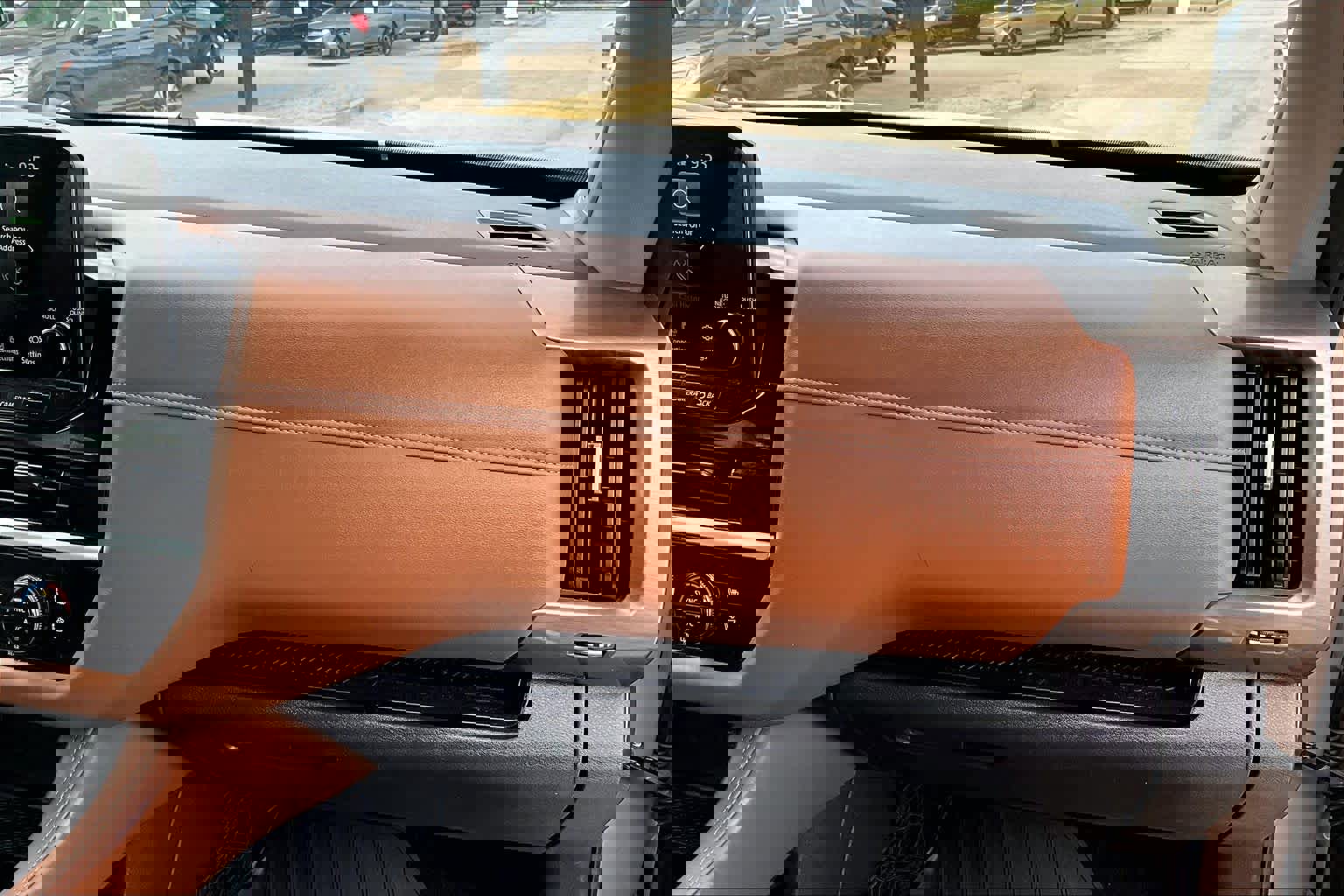 Used 2024 Nissan Pathfinder Platinum w/ Cargo Package image 18