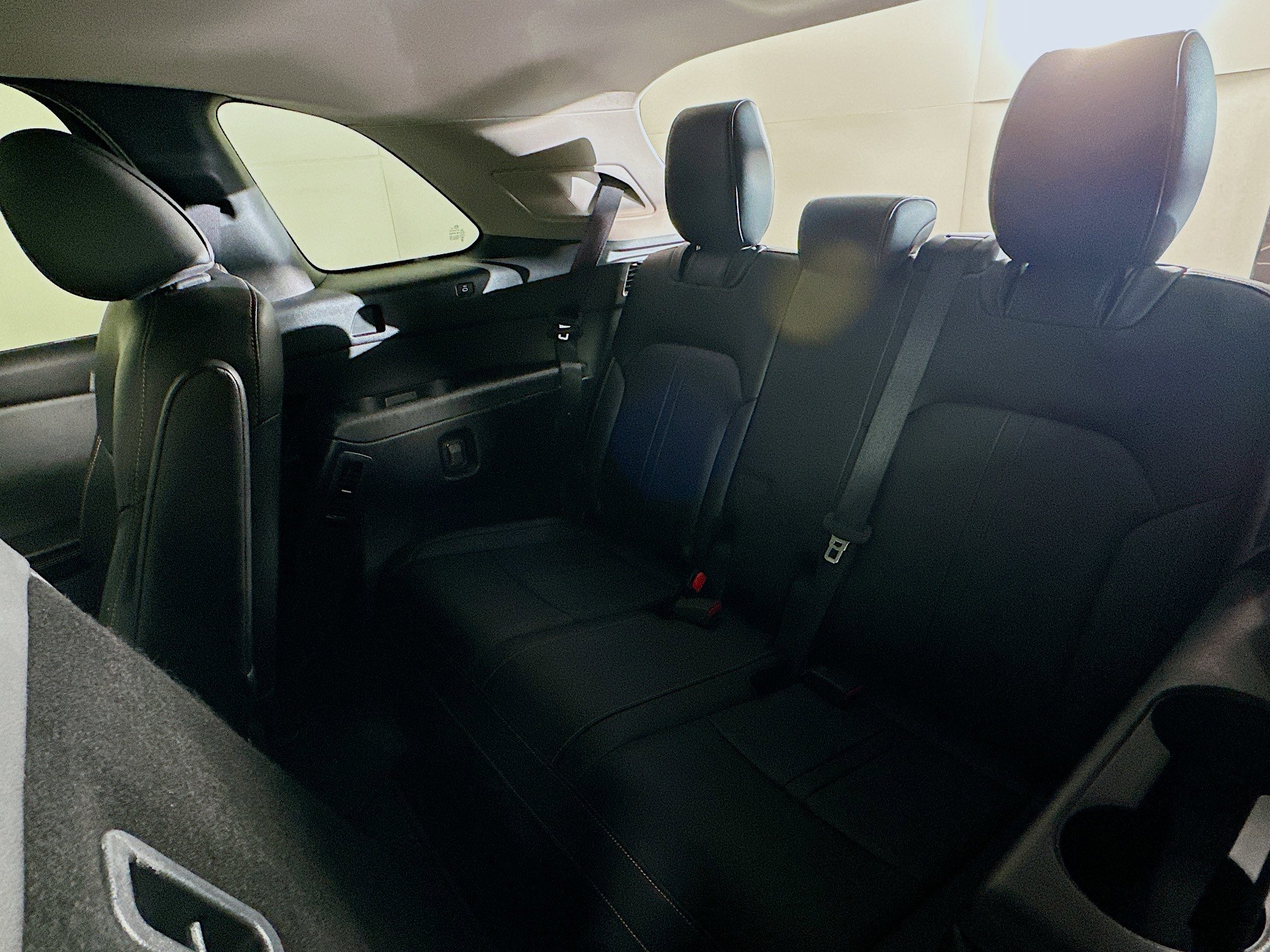 Used 2024 MAZDA CX-90 Plug-In Hybrid w/ Premium Pkg image 30