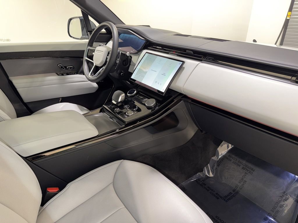 Used 2023 Land Rover Range Rover Sport SE image 24