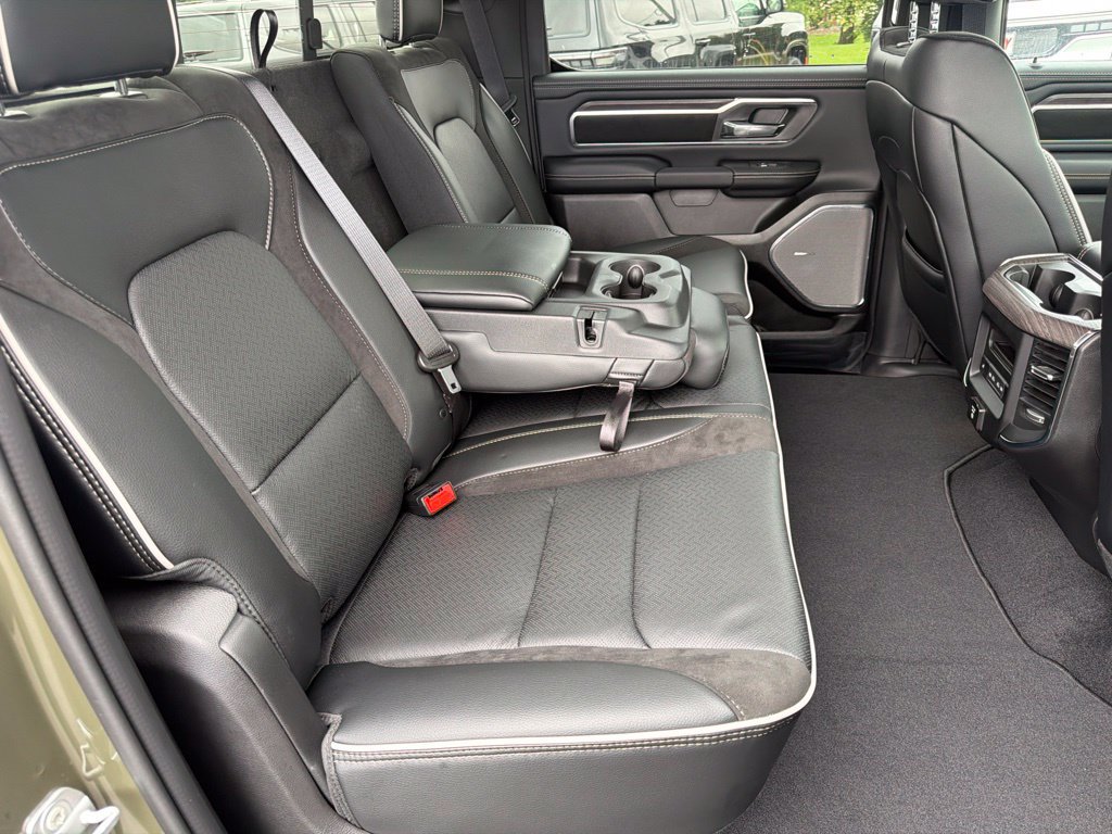 New 2026 RAM 1500 Laramie AWD/4WD image 39