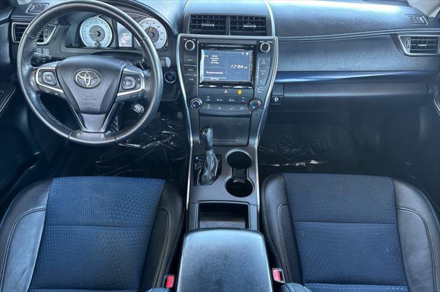 Certified 2016 Toyota Camry SE image 3