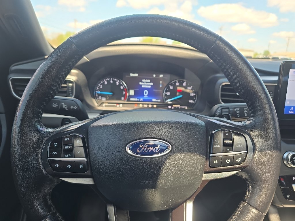 Used 2020 Ford Explorer XLT w/ Equipment Group 202A AWD/4WD image 14