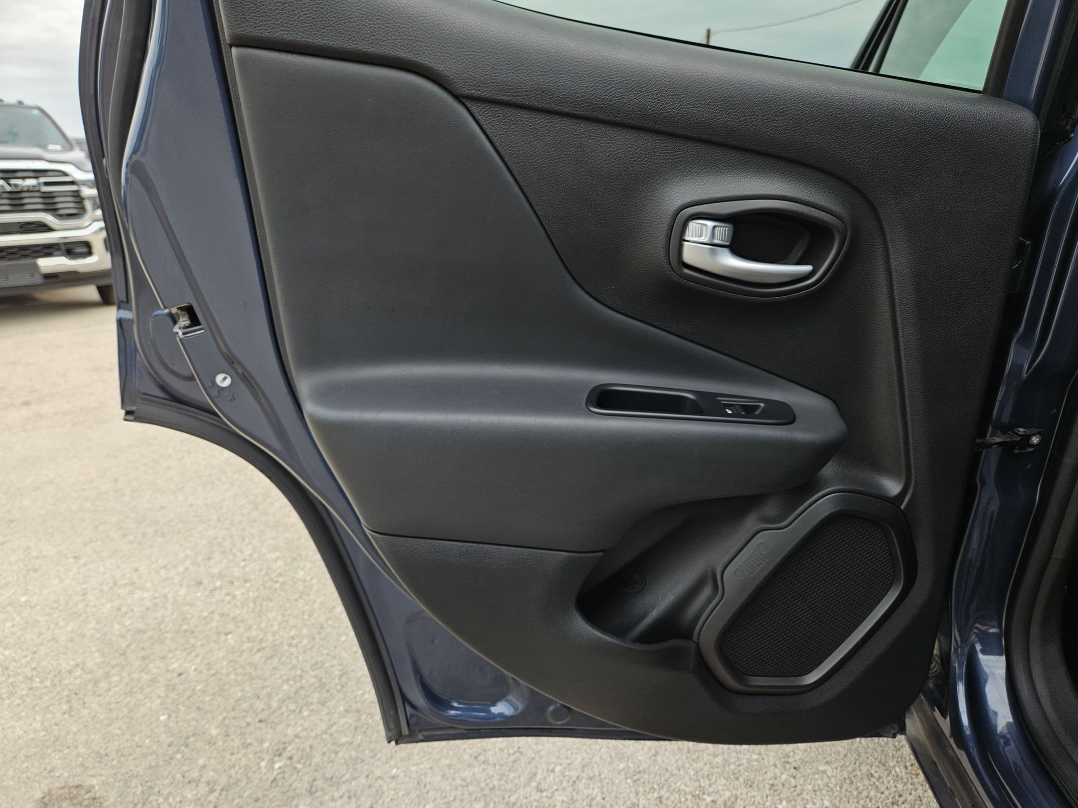 Certified 2023 Jeep Renegade Latitude image 15