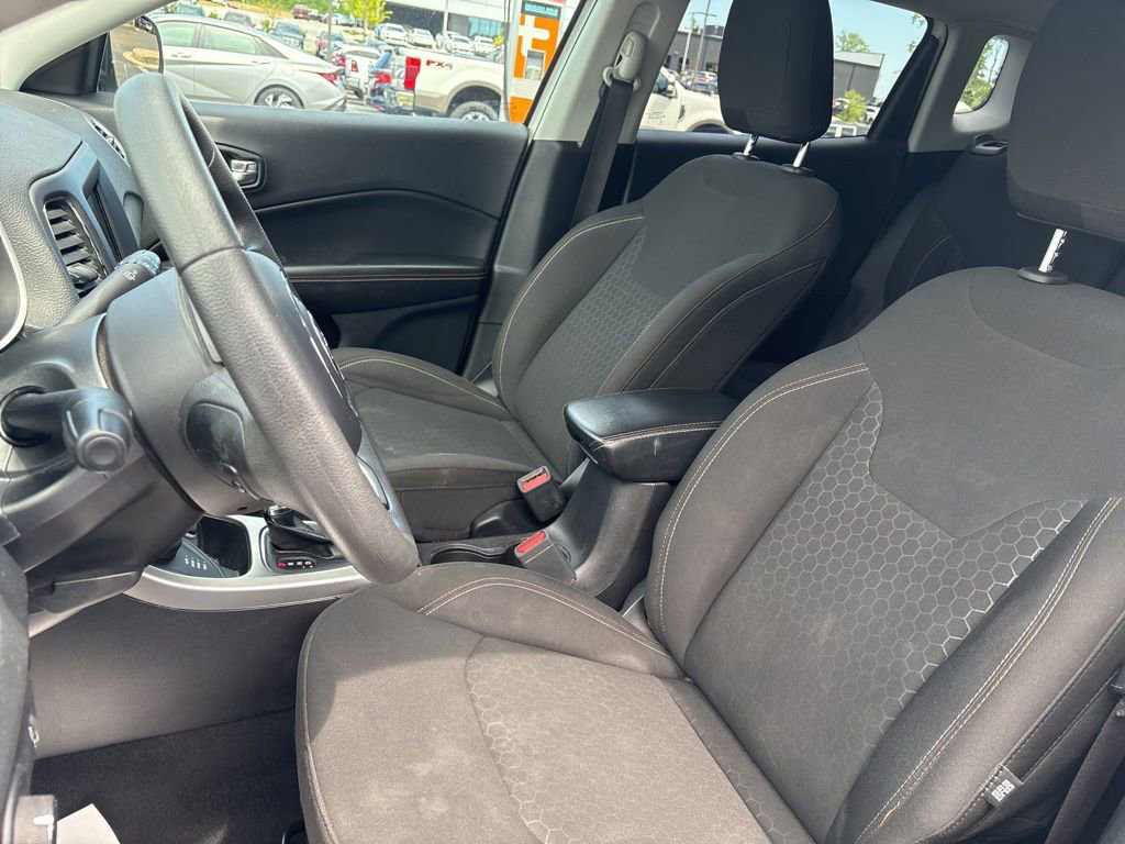 Used 2021 Jeep Compass Sport image 11