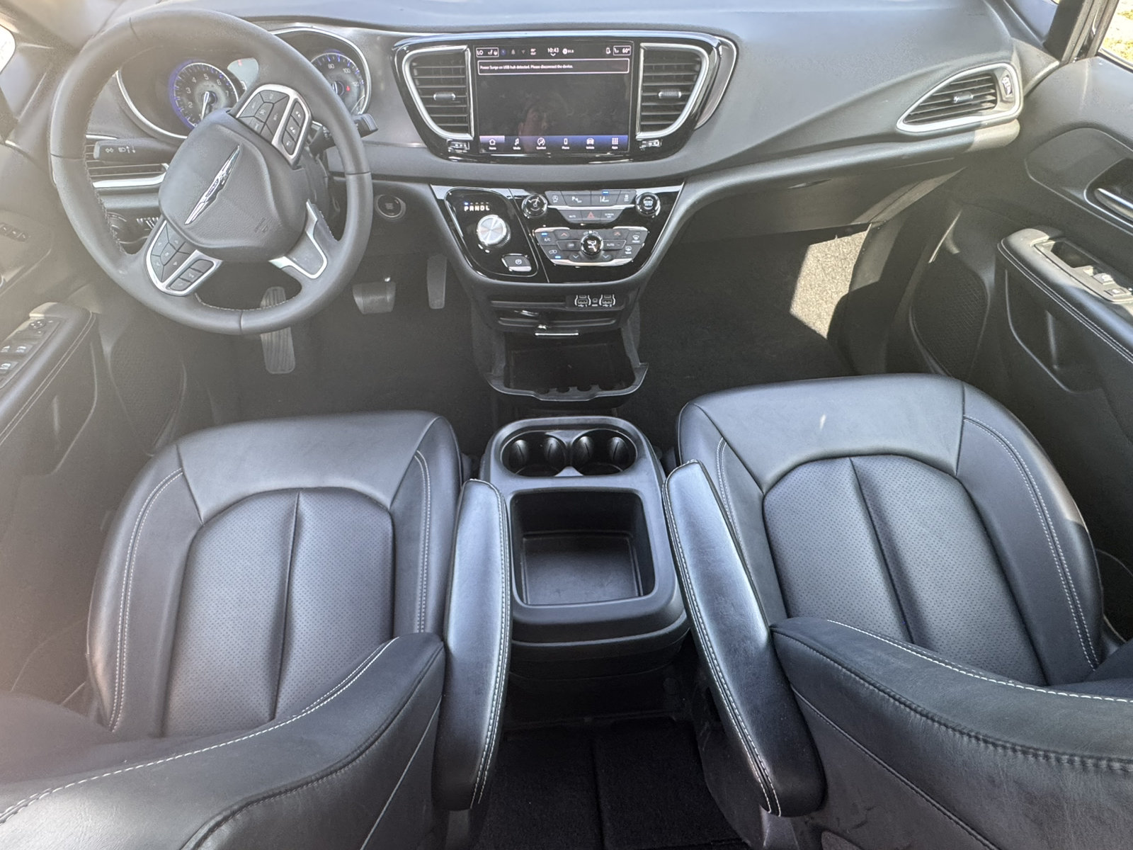 Used 2025 Chrysler Pacifica Select FWD image 24