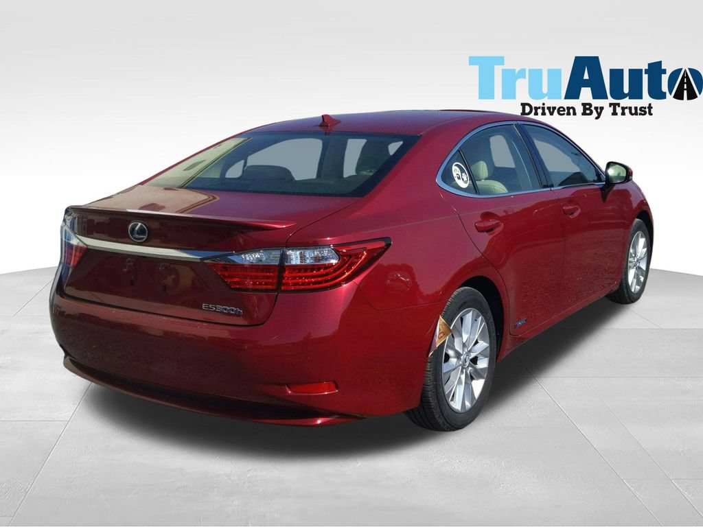 Used 2013 Lexus ES 300h w/ Luxury Pkg FWD image 6