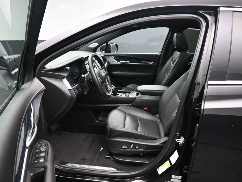 Used 2025 Cadillac XT5 Premium Luxury image 13