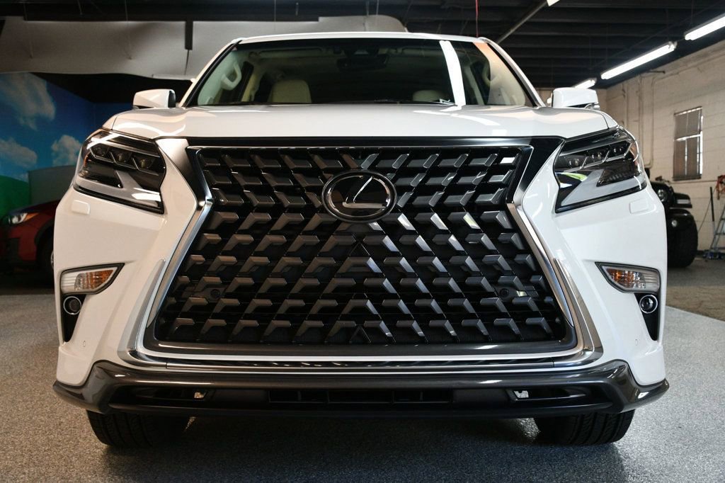 Used 2021 Lexus GX 460 Premium w/ Accessory Package AWD/4WD image 12