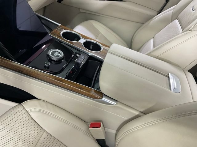 Certified 2025 Cadillac Escalade ESV Premium Luxury Platinum AWD/4WD image 15