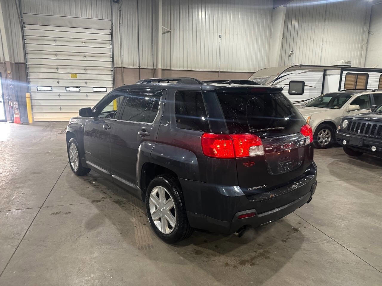 Used 2010 GMC Terrain SLE image 5