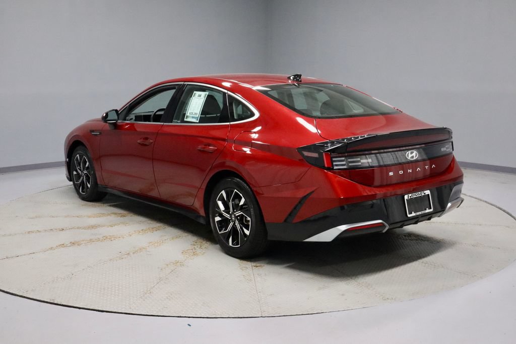 Used 2025 Hyundai Sonata SEL FWD image 9