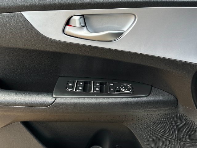 Used 2024 Kia Forte LXS w/ LXS Technology Package FWD image 12