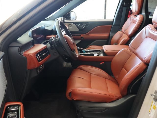 New 2025 Lincoln Aviator Reserve w/ Luxury Package image 8