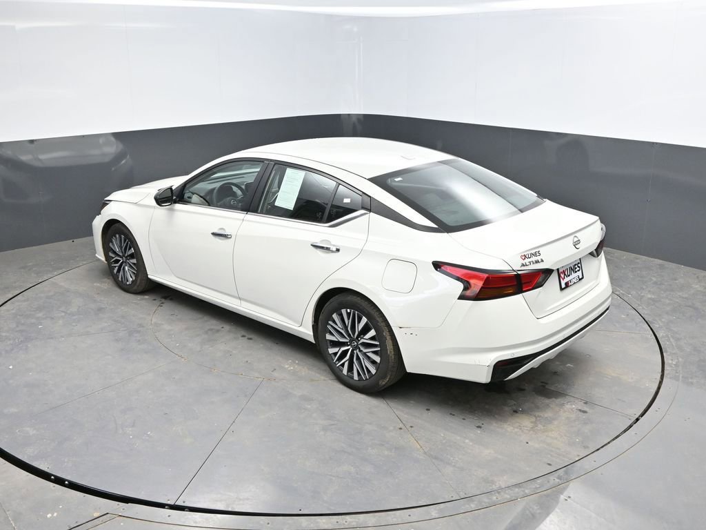 Used 2024 Nissan Altima 2.5 SV image 22
