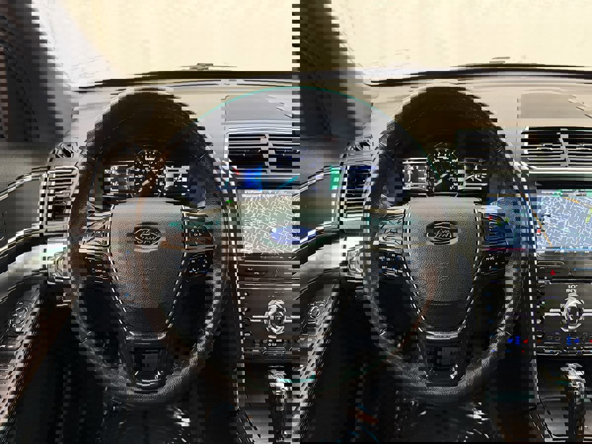 Used 2016 Ford Explorer Limited image 11