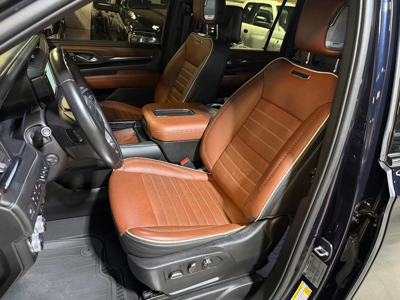 Used 2023 GMC Yukon XL Denali Ultimate image 4