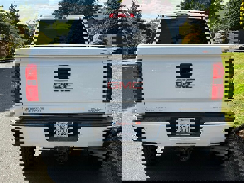 Used 2015 GMC Sierra 2500 Denali w/ Duramax Plus Package image 5