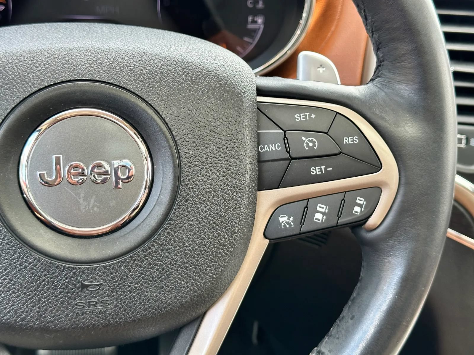 Used 2016 Jeep Grand Cherokee Summit w/ Platinum Series Group AWD/4WD image 31