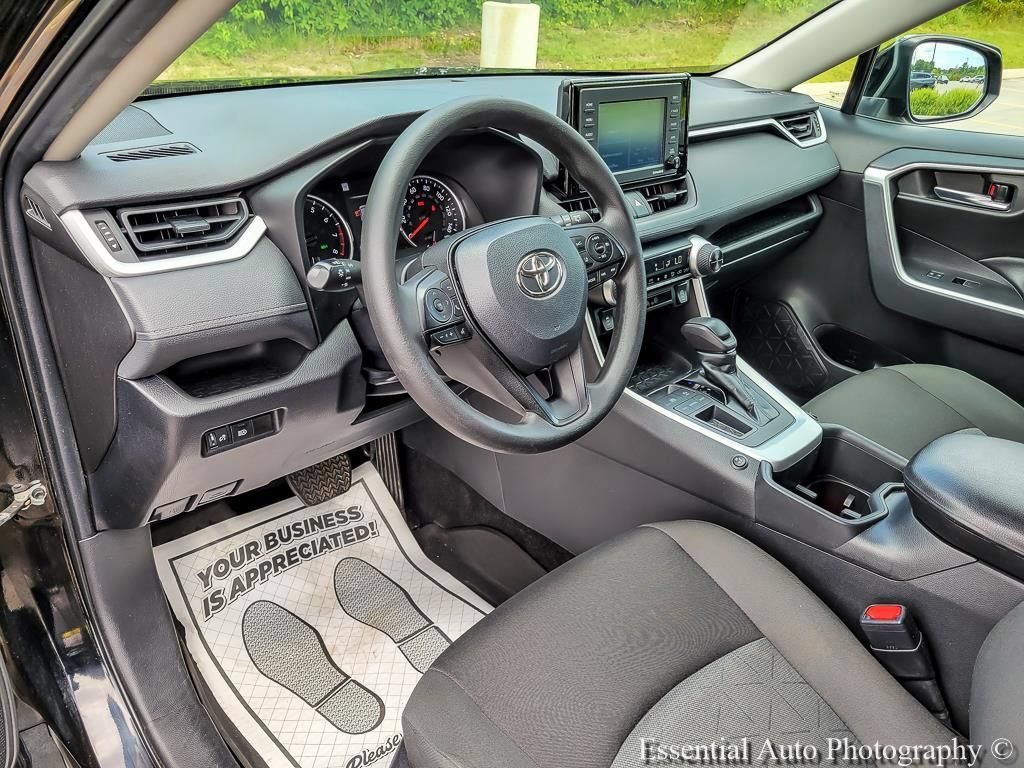 Used 2022 Toyota RAV4 XLE FWD image 9