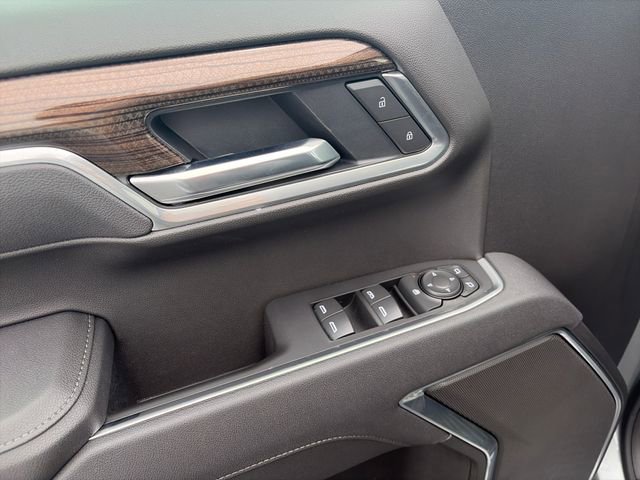 Used 2025 Chevrolet Silverado 1500 LT AWD/4WD image 18