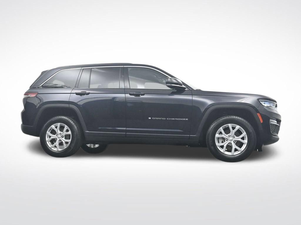 Used 2023 Jeep Grand Cherokee Limited AWD/4WD image 34