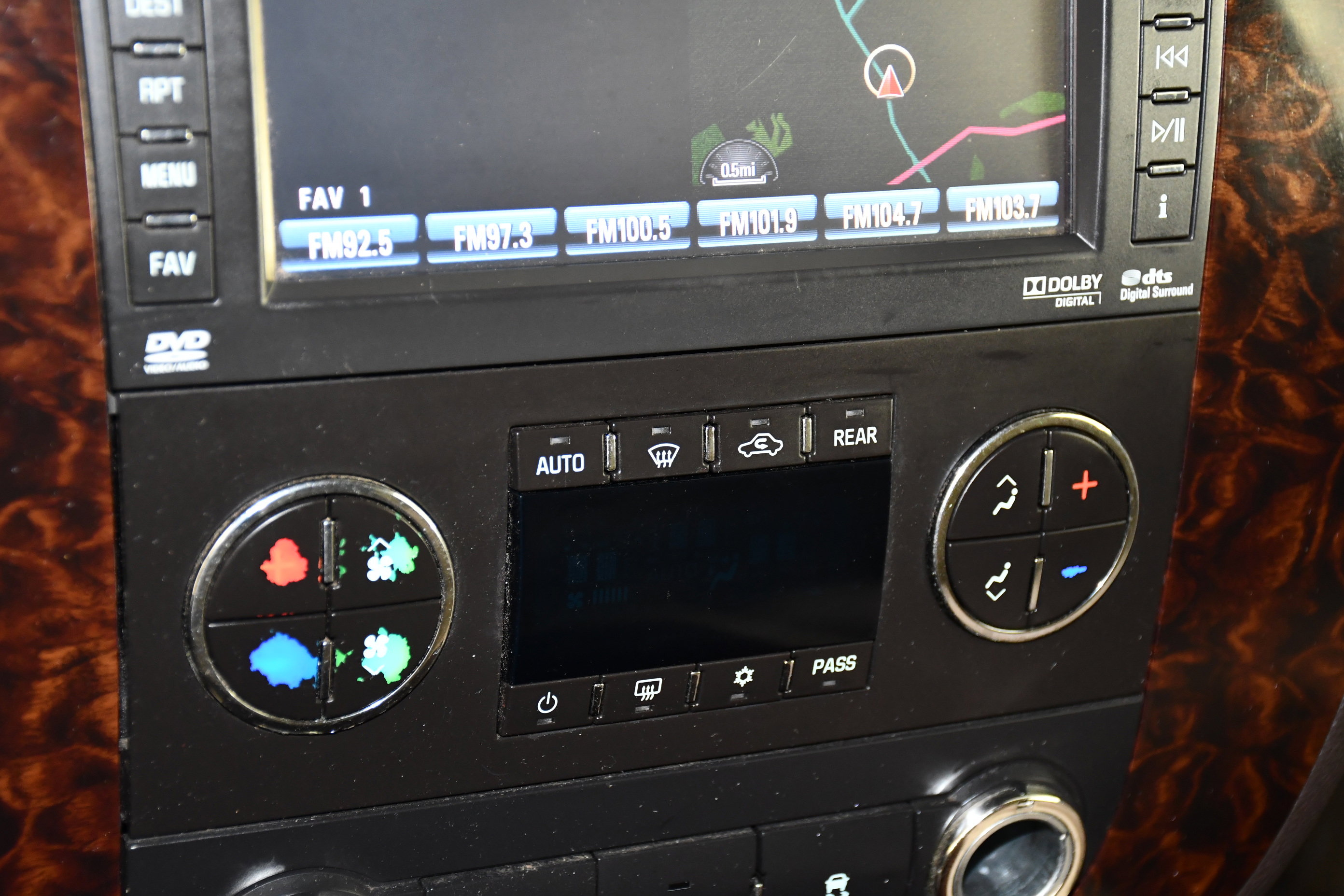 Used 2012 GMC Yukon Denali AWD/4WD image 29