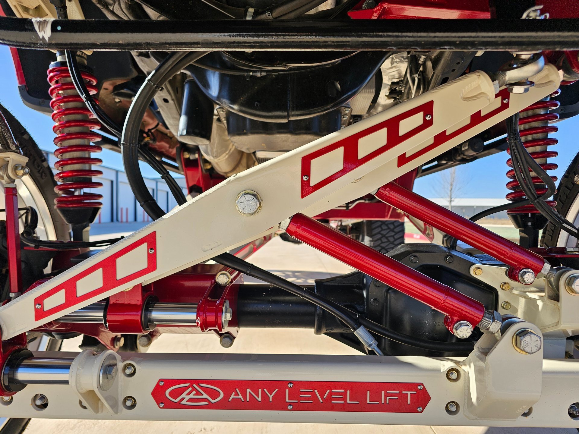 Used 2025 Ford F250 Platinum w/ FX4 Off-Road Package image 44