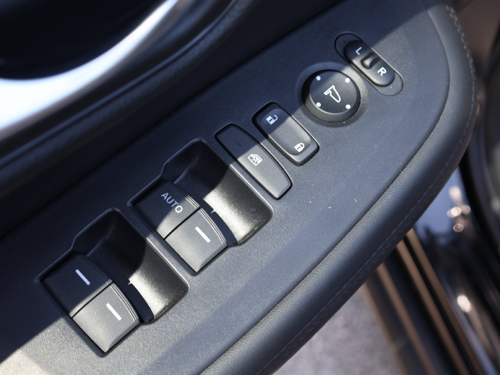 Used 2024 Honda HR-V LX image 11