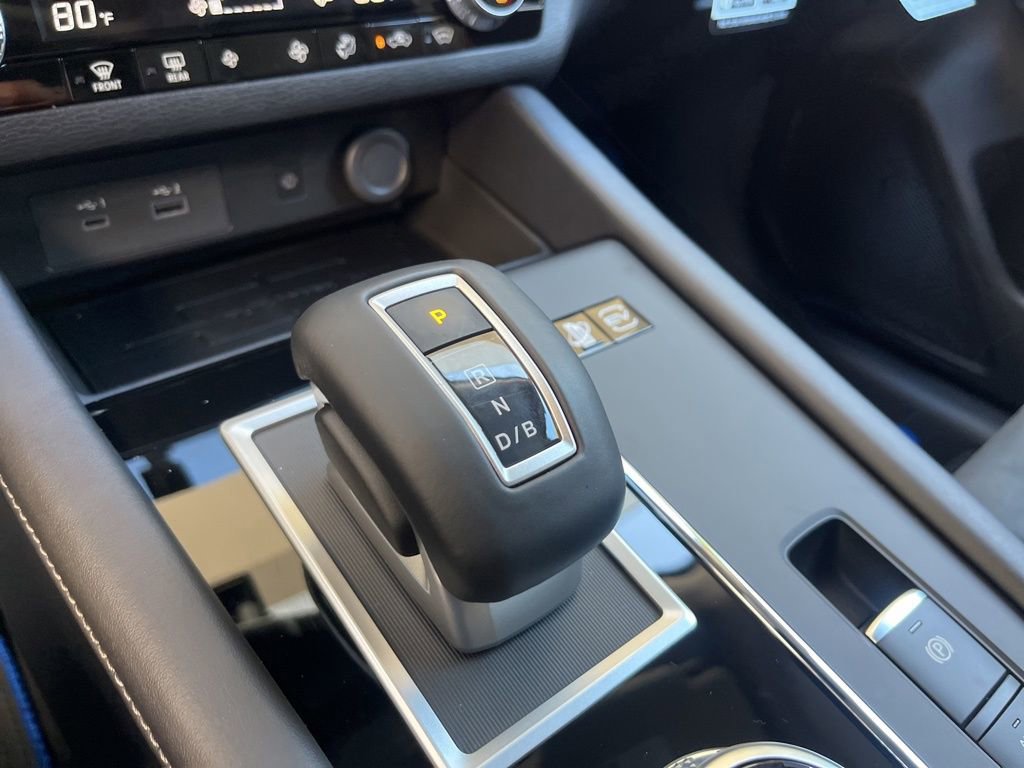 New 2025 Mitsubishi Outlander SE image 8