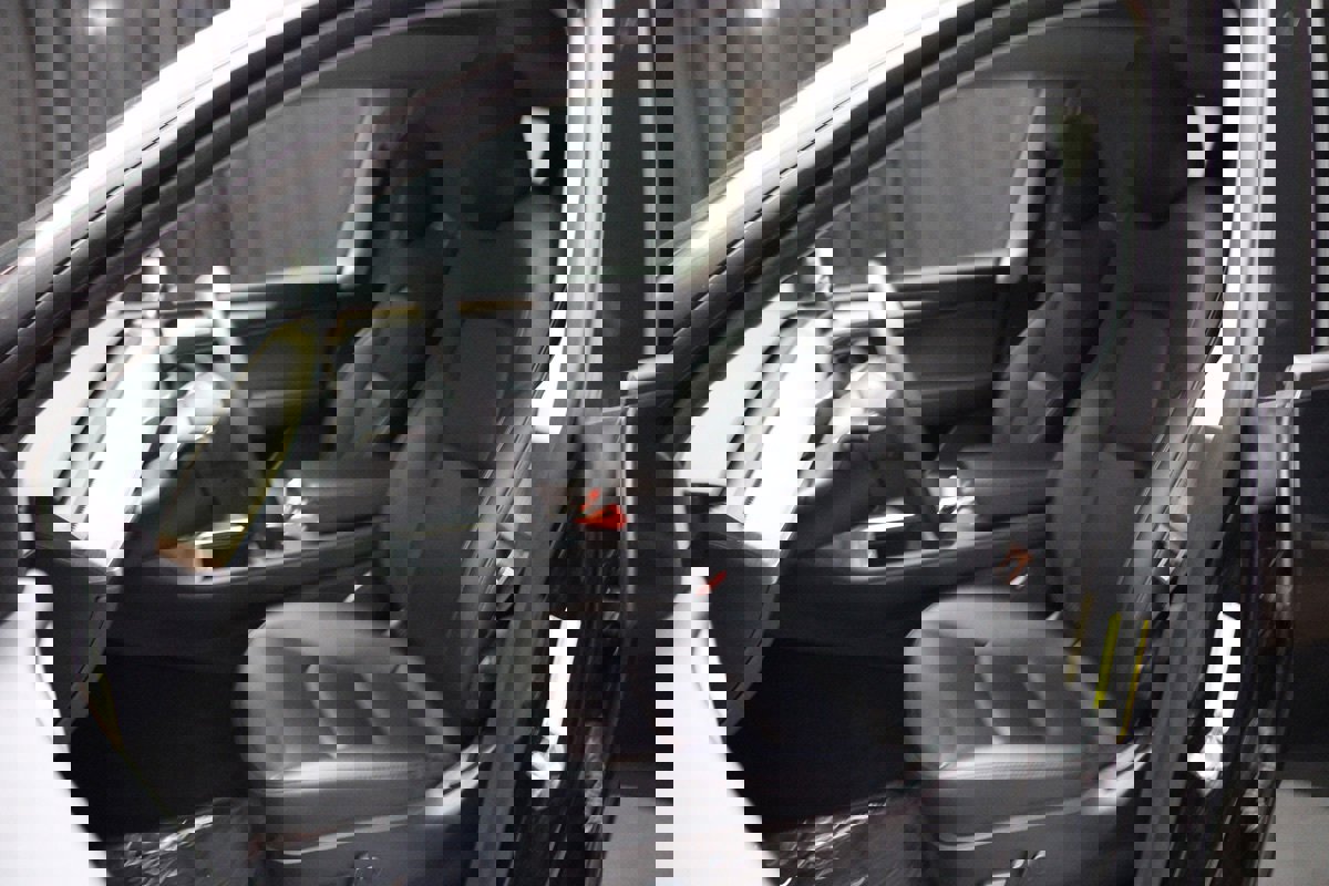 Used 2022 Tesla Model Y Long Range image 12