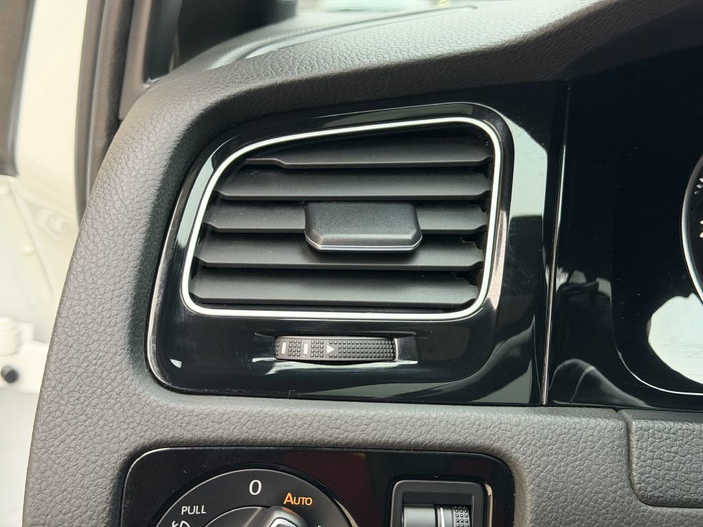 Used 2019 Volkswagen GTI SE w/ SE Experience Package image 29