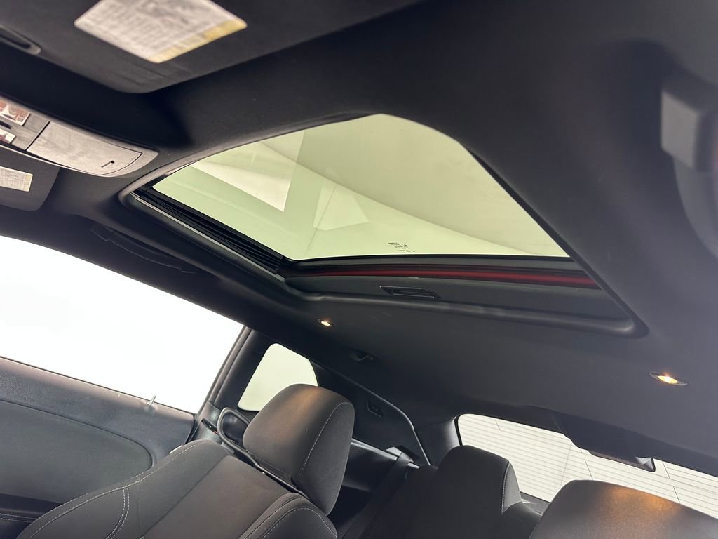 Used 2016 Dodge Challenger SXT RWD image 17