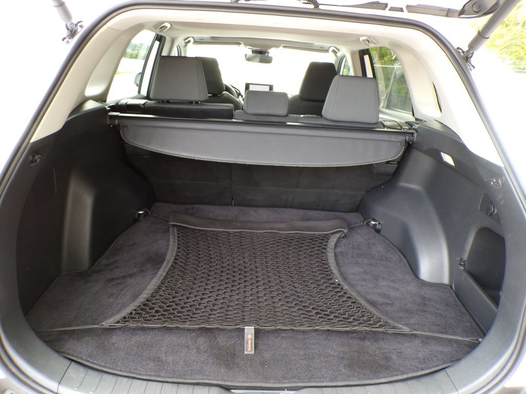 Used 2024 Toyota RAV4 XLE w/ Convenience Package FWD image 20