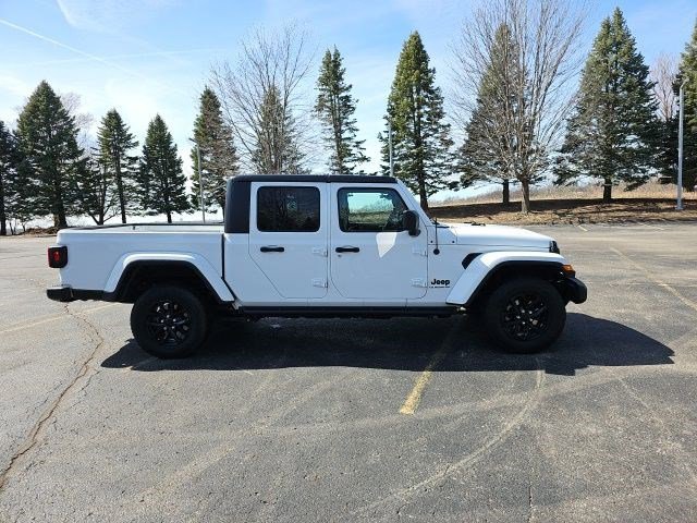 Used 2022 Jeep Gladiator Sport image 7