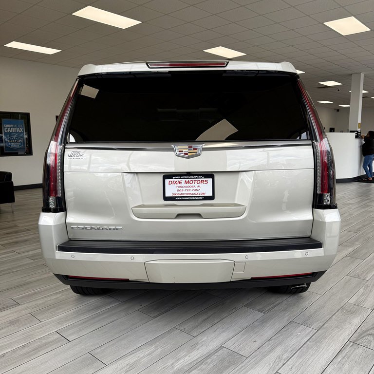 Used 2016 Cadillac Escalade Premium AWD/4WD image 8
