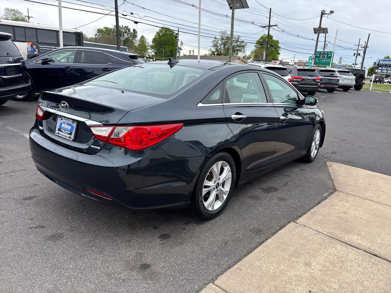 Used 2013 Hyundai Sonata Limited w/ Premium Pkg FWD image 8