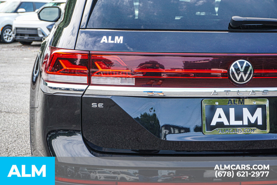 Used 2025 Volkswagen Atlas SE FWD image 12