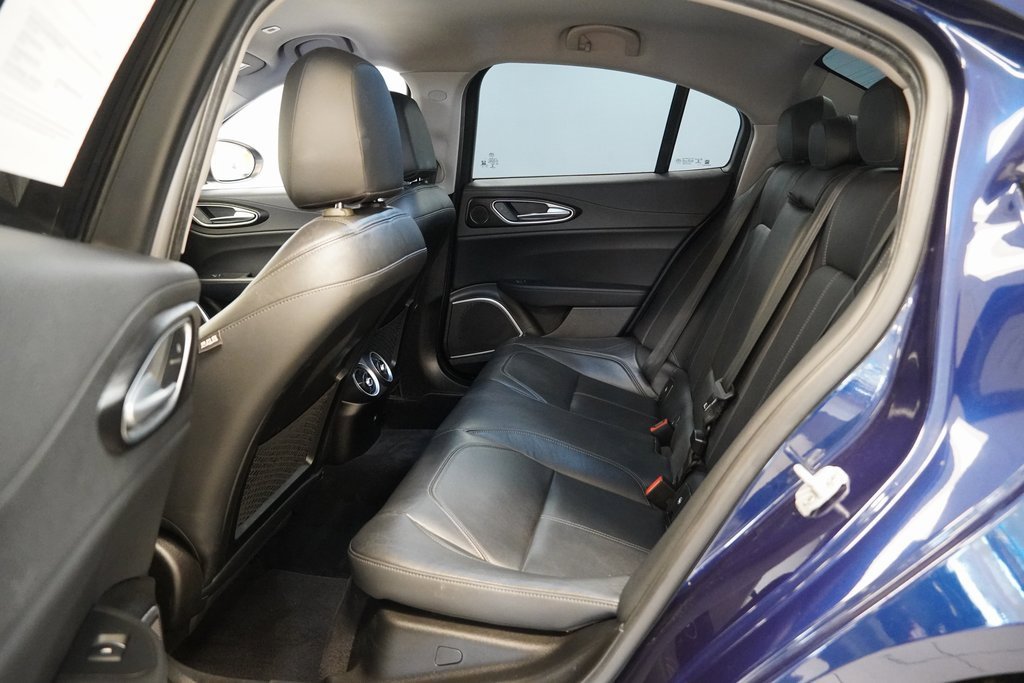 Used 2018 Alfa Romeo Giulia AWD image 19