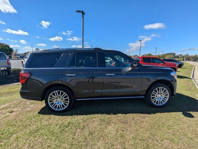 Used 2024 Ford Expedition Limited image 2