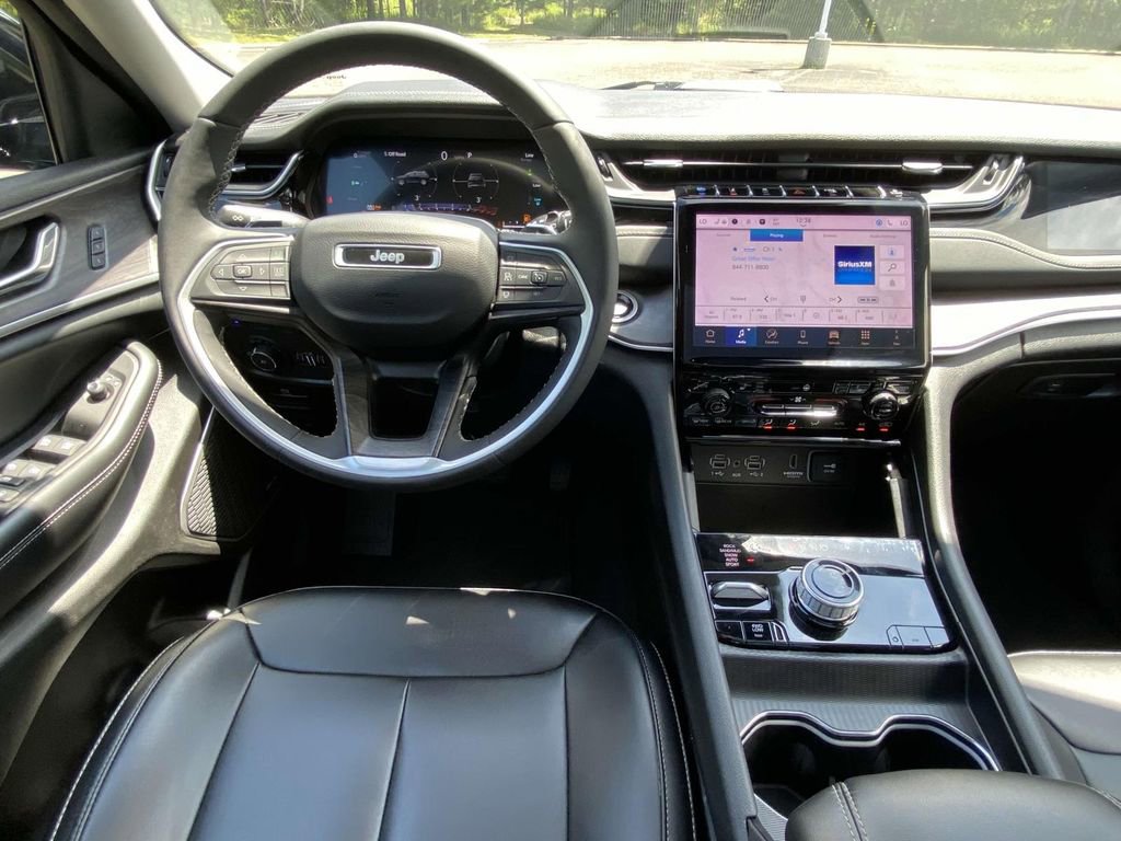 Used 2024 Jeep Grand Cherokee Limited 4xe image 8