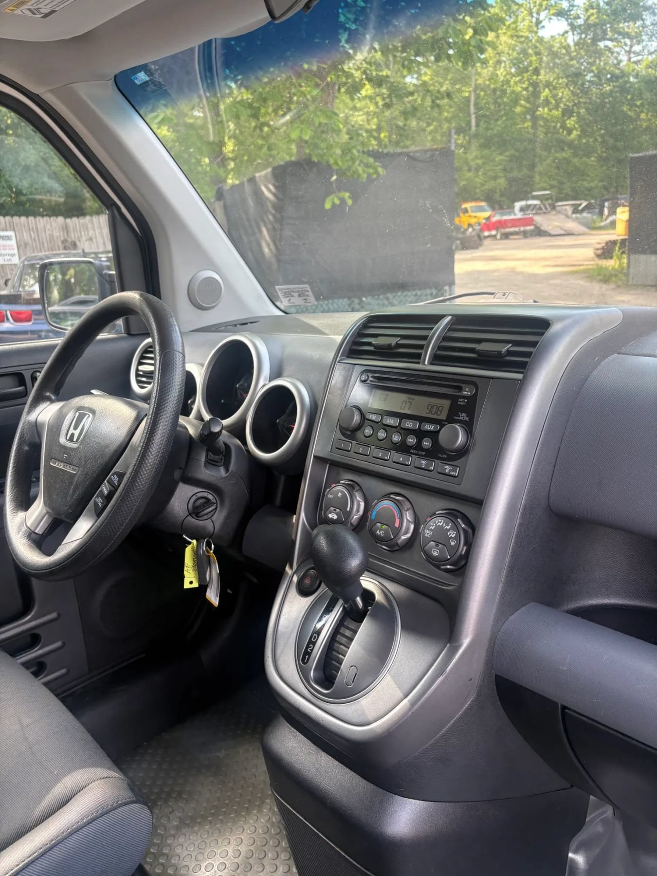 Used 2004 Honda Element EX image 30
