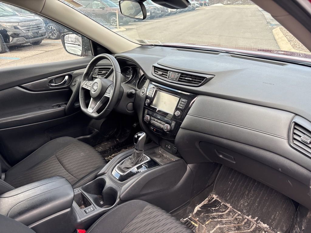 Used 2020 Nissan Rogue SV AWD/4WD image 7