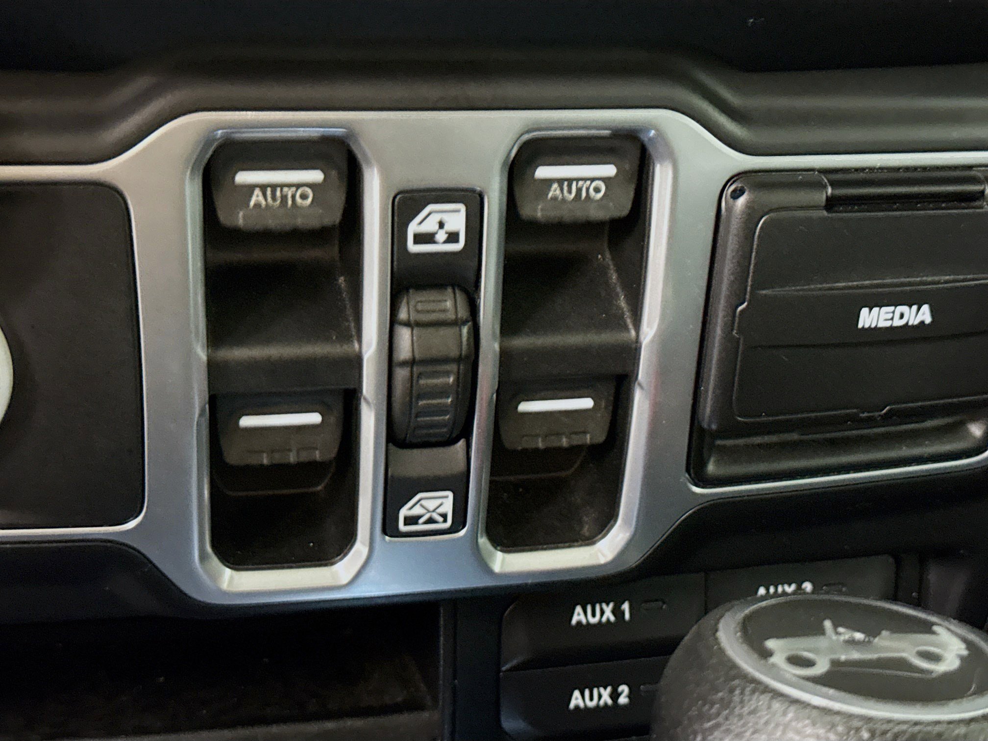 Used 2018 Jeep Wrangler Unlimited Sport S image 24