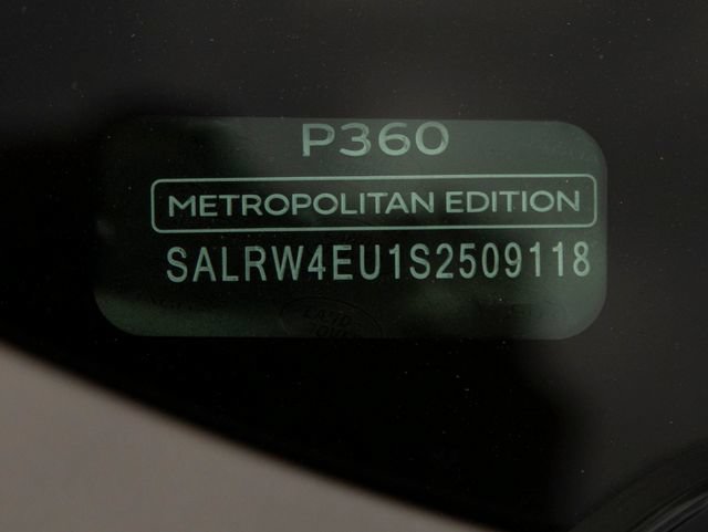 Certified 2025 Land Rover Discovery Metropolitan Edition AWD/4WD image 32